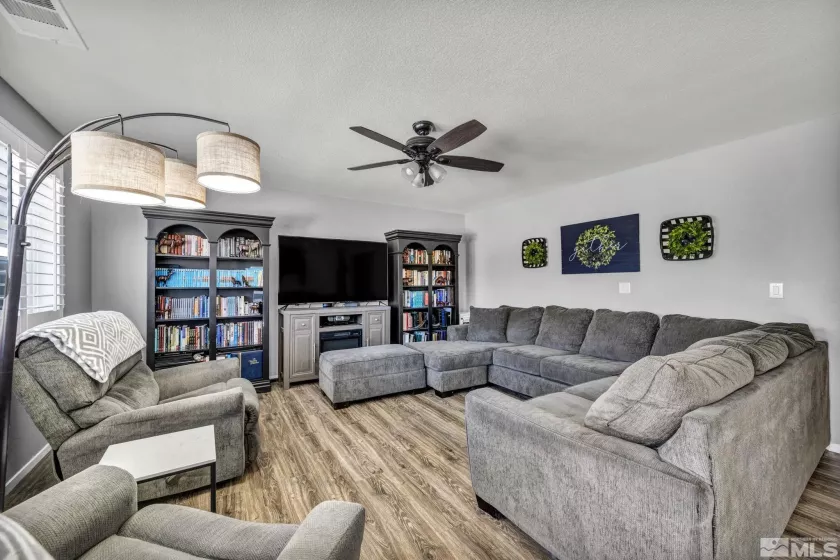 14352 Durham, Reno, Nevada 89506, 4 Bedrooms Bedrooms, ,3 BathroomsBathrooms,Residential,Residential,Durham,250005077
