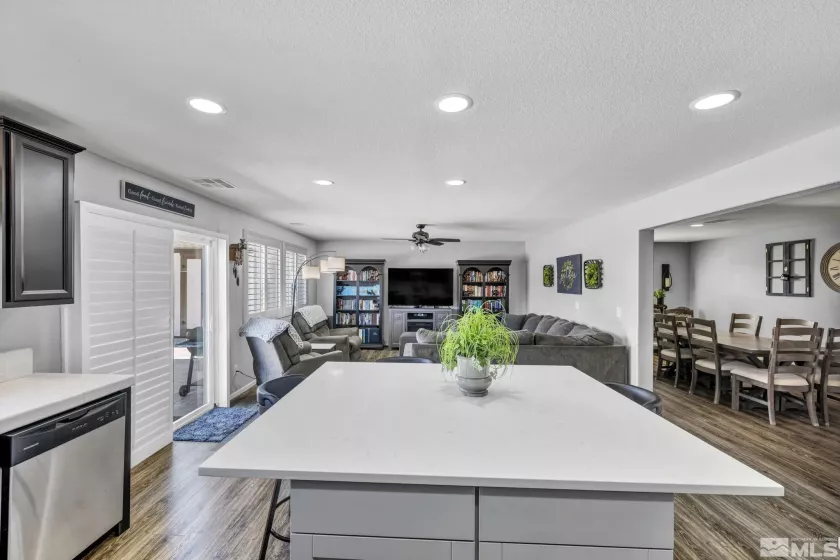 14352 Durham, Reno, Nevada 89506, 4 Bedrooms Bedrooms, ,3 BathroomsBathrooms,Residential,Residential,Durham,250005077