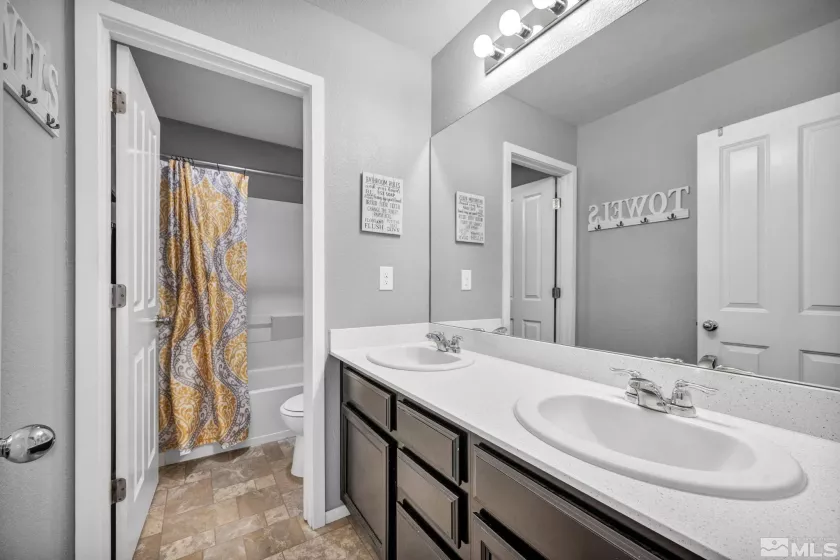 14352 Durham, Reno, Nevada 89506, 4 Bedrooms Bedrooms, ,3 BathroomsBathrooms,Residential,Residential,Durham,250005077