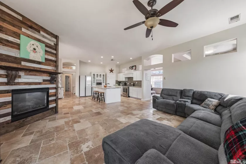 7951 Baleares, Sparks, Nevada 89436, 4 Bedrooms Bedrooms, ,2 BathroomsBathrooms,Residential,Residential,Baleares,250004993