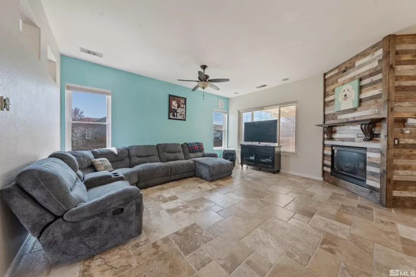 7951 Baleares, Sparks, Nevada 89436, 4 Bedrooms Bedrooms, ,2 BathroomsBathrooms,Residential,Residential,Baleares,250004993
