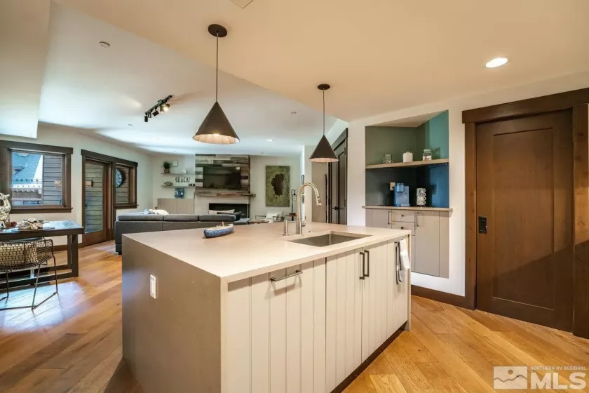 17 Beach Club, Stateline, Nevada 89449, 1 Bedroom Bedrooms, ,2 BathroomsBathrooms,Residential,Residential,Beach Club,250004906