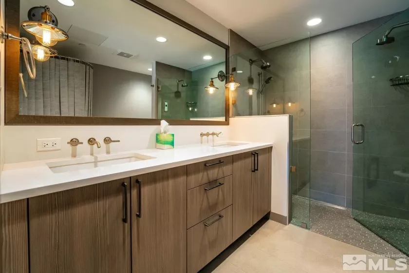 17 Beach Club, Stateline, Nevada 89449, 1 Bedroom Bedrooms, ,2 BathroomsBathrooms,Residential,Residential,Beach Club,250004906