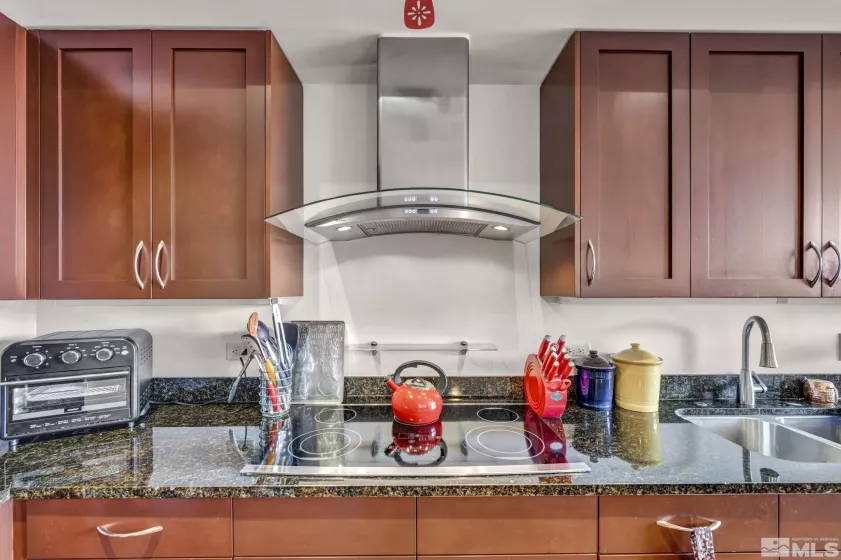 255 Sierra, Reno, Nevada 89501, 3 Bedrooms Bedrooms, ,4 BathroomsBathrooms,Residential,Residential,Sierra,250005249