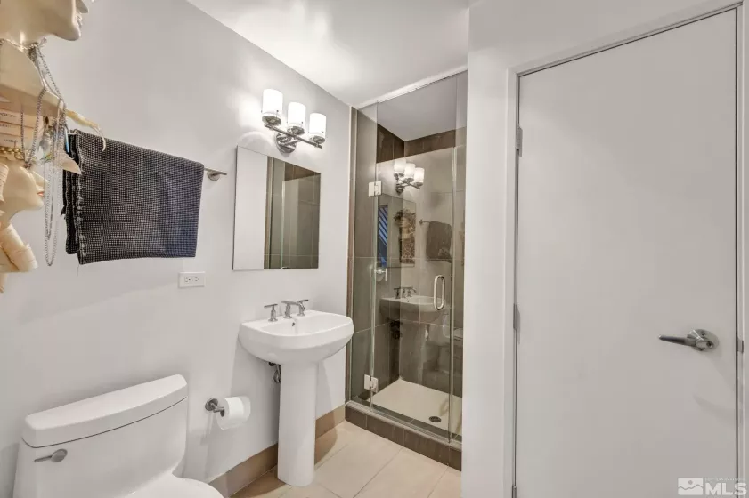 255 Sierra, Reno, Nevada 89501, 3 Bedrooms Bedrooms, ,4 BathroomsBathrooms,Residential,Residential,Sierra,250005249