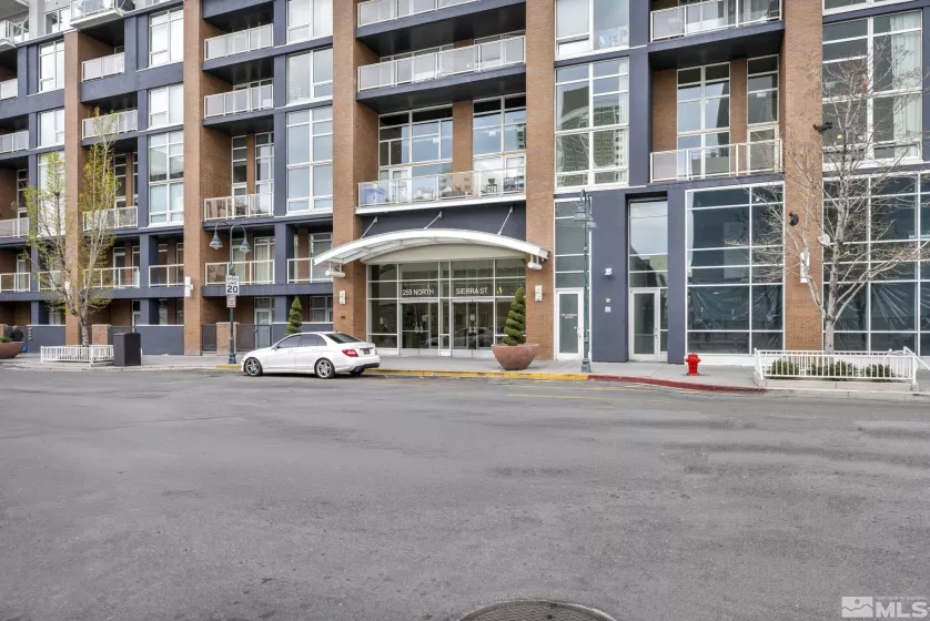 255 Sierra, Reno, Nevada 89501, 3 Bedrooms Bedrooms, ,4 BathroomsBathrooms,Residential,Residential,Sierra,250005249