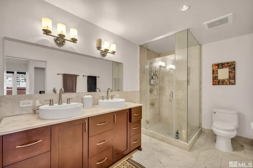 255 Sierra, Reno, Nevada 89501, 3 Bedrooms Bedrooms, ,4 BathroomsBathrooms,Residential,Residential,Sierra,250005249