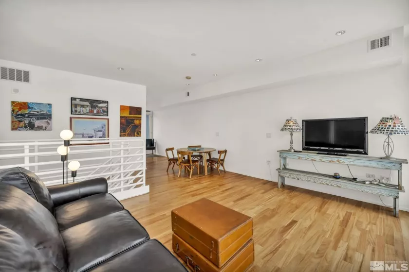 255 Sierra, Reno, Nevada 89501, 3 Bedrooms Bedrooms, ,4 BathroomsBathrooms,Residential,Residential,Sierra,250005249