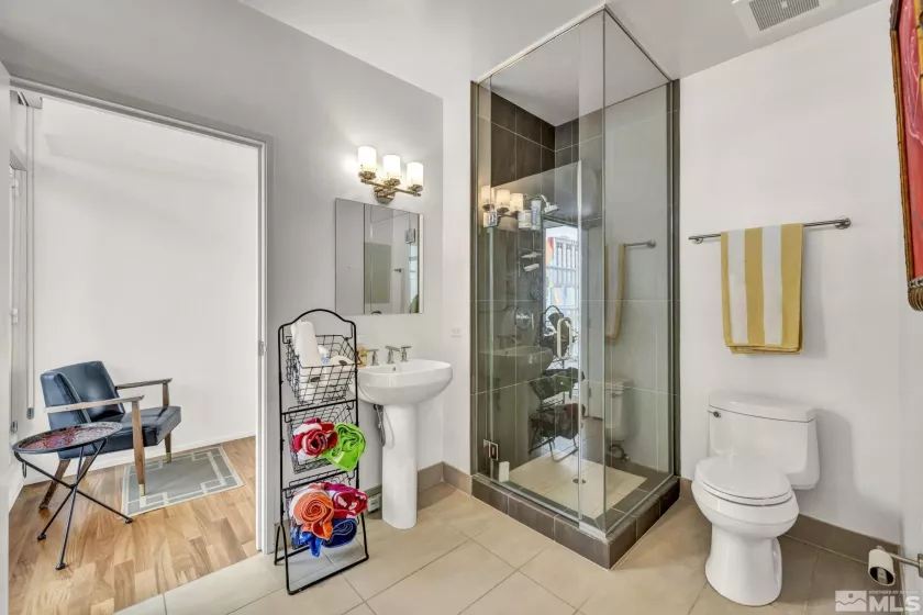 255 Sierra, Reno, Nevada 89501, 3 Bedrooms Bedrooms, ,4 BathroomsBathrooms,Residential,Residential,Sierra,250005249