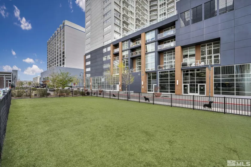 255 Sierra, Reno, Nevada 89501, 3 Bedrooms Bedrooms, ,4 BathroomsBathrooms,Residential,Residential,Sierra,250005249