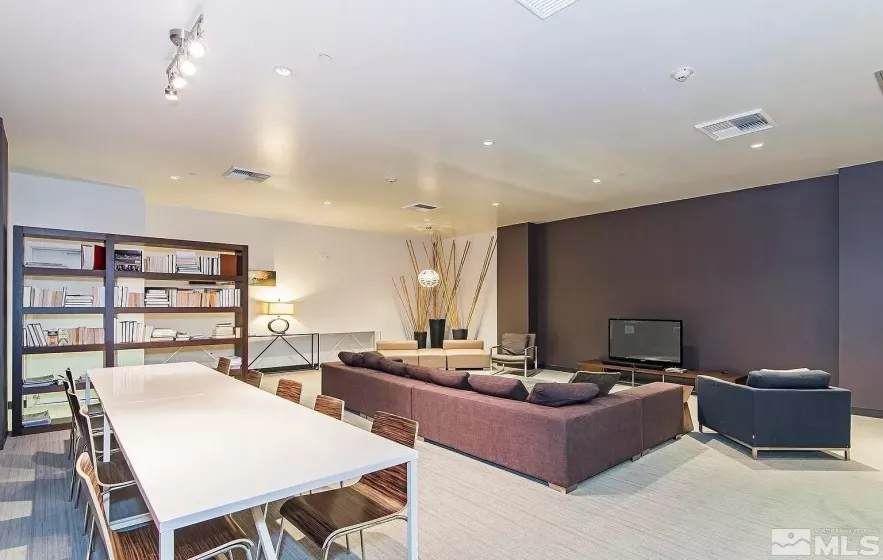 255 Sierra, Reno, Nevada 89501, 3 Bedrooms Bedrooms, ,4 BathroomsBathrooms,Residential,Residential,Sierra,250005249