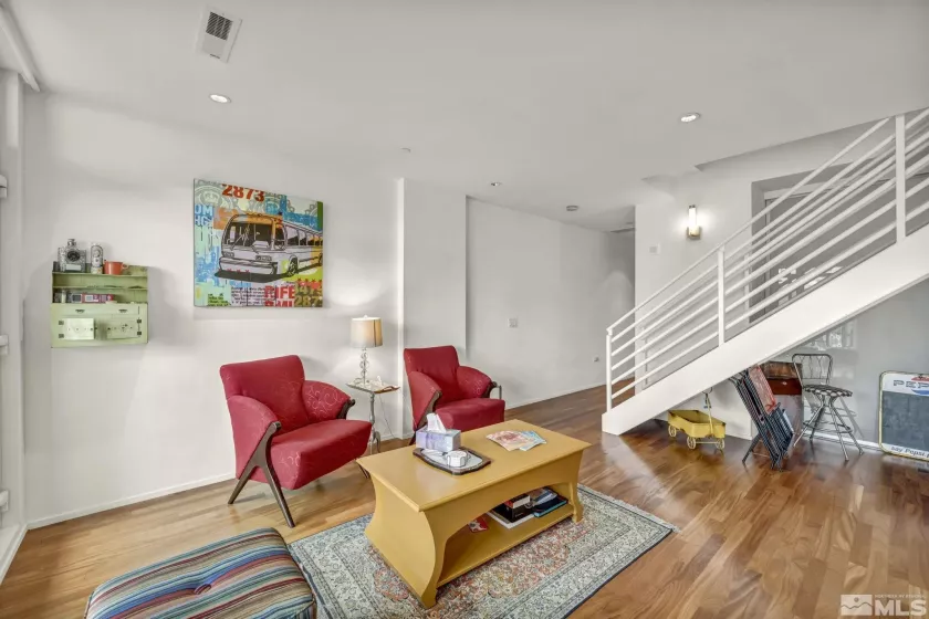 255 Sierra, Reno, Nevada 89501, 3 Bedrooms Bedrooms, ,4 BathroomsBathrooms,Residential,Residential,Sierra,250005249