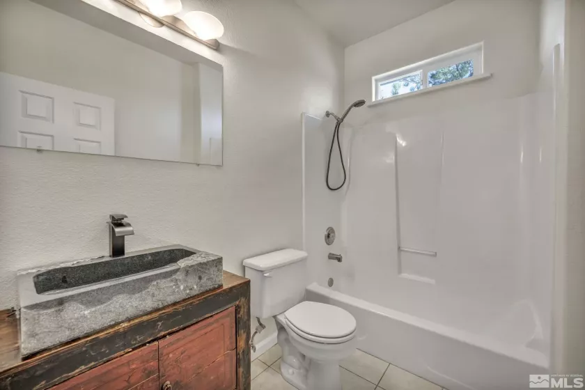 1568 Barker, Gardnerville, Nevada 89410, 5 Bedrooms Bedrooms, ,4 BathroomsBathrooms,Residential,Residential,Barker,250004026