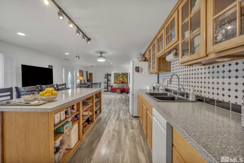 1568 Barker, Gardnerville, Nevada 89410, 5 Bedrooms Bedrooms, ,4 BathroomsBathrooms,Residential,Residential,Barker,250004026