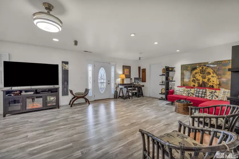 1568 Barker, Gardnerville, Nevada 89410, 5 Bedrooms Bedrooms, ,4 BathroomsBathrooms,Residential,Residential,Barker,250004026