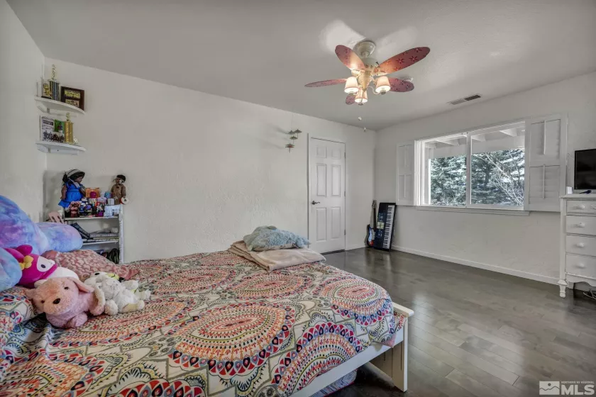 1568 Barker, Gardnerville, Nevada 89410, 5 Bedrooms Bedrooms, ,4 BathroomsBathrooms,Residential,Residential,Barker,250004026
