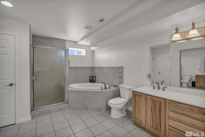 1568 Barker, Gardnerville, Nevada 89410, 5 Bedrooms Bedrooms, ,4 BathroomsBathrooms,Residential,Residential,Barker,250004026