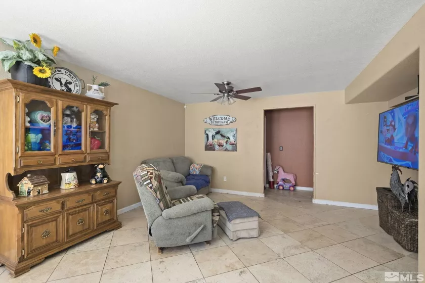 8921 Kemmer, Reno, Nevada 89506, 4 Bedrooms Bedrooms, ,2 BathroomsBathrooms,Residential,Residential,Kemmer,240011068