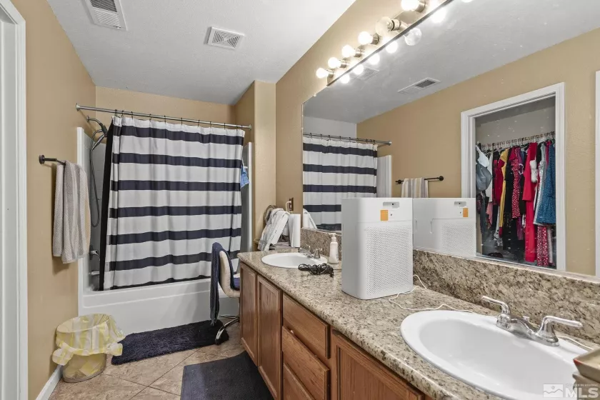 8921 Kemmer, Reno, Nevada 89506, 4 Bedrooms Bedrooms, ,2 BathroomsBathrooms,Residential,Residential,Kemmer,240011068