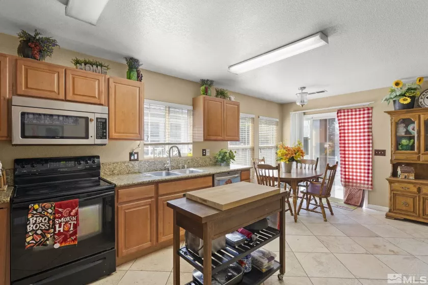 8921 Kemmer, Reno, Nevada 89506, 4 Bedrooms Bedrooms, ,2 BathroomsBathrooms,Residential,Residential,Kemmer,240011068