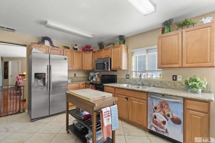 8921 Kemmer, Reno, Nevada 89506, 4 Bedrooms Bedrooms, ,2 BathroomsBathrooms,Residential,Residential,Kemmer,240011068