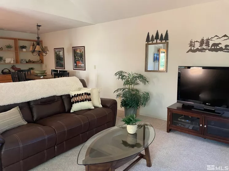 939 Incline, Incline Village, Nevada 89451, 2 Bedrooms Bedrooms, ,2 BathroomsBathrooms,Residential,Residential,Incline,240008903