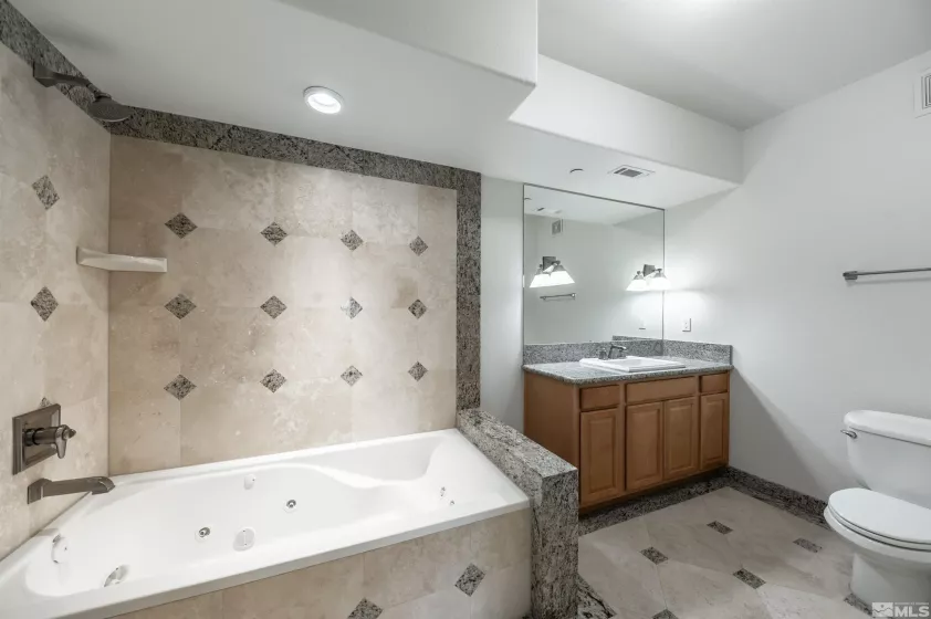 200 2nd, Reno, Nevada 89501, 2 Bedrooms Bedrooms, ,3 BathroomsBathrooms,Residential,Residential,2nd,240007917