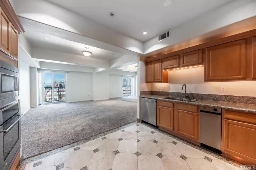 200 2nd, Reno, Nevada 89501, 2 Bedrooms Bedrooms, ,3 BathroomsBathrooms,Residential,Residential,2nd,240007917