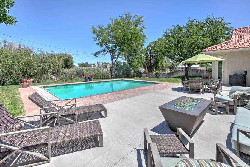 1250 Manchester, Fallon, Nevada 89406, 4 Bedrooms Bedrooms, ,5 BathroomsBathrooms,Residential,Residential,Manchester,240007321