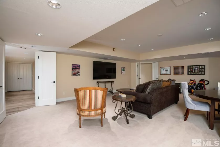281 Fredericksburg, Gardnerville, Nevada 89460, 7 Bedrooms Bedrooms, ,10 BathroomsBathrooms,Residential,Residential,Fredericksburg,220017030