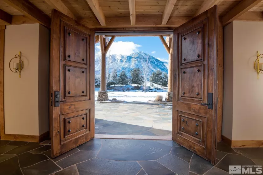 Entry/Foyer
