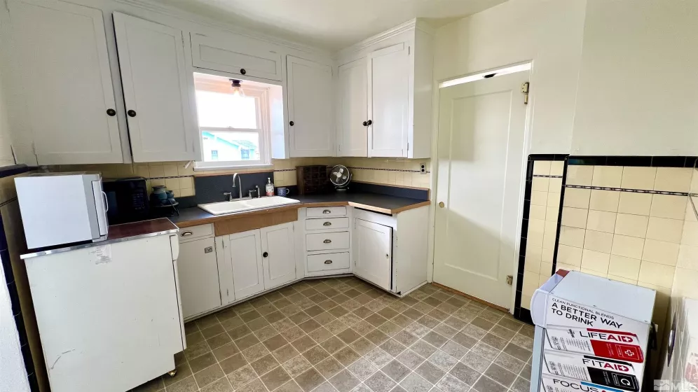 376 Broad, Battle Mountain, Nevada 89820, 3 Bedrooms Bedrooms, ,1 BathroomBathrooms,Residential,Residential,Broad,250001863