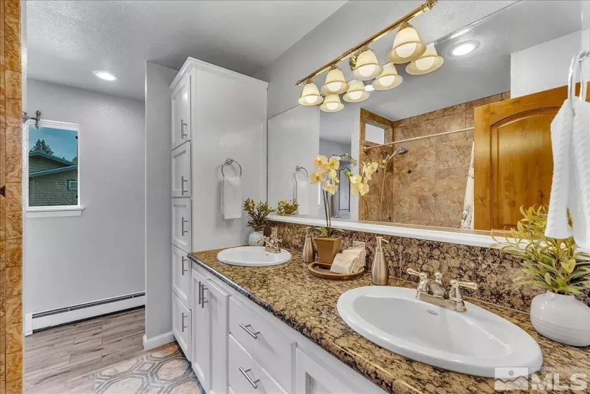 754 Tuolumne, South Lake Tahoe, California 96150, 4 Bedrooms Bedrooms, ,2 BathroomsBathrooms,Residential,Residential,Tuolumne,250001839