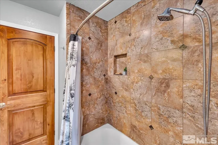 754 Tuolumne, South Lake Tahoe, California 96150, 4 Bedrooms Bedrooms, ,2 BathroomsBathrooms,Residential,Residential,Tuolumne,250001839