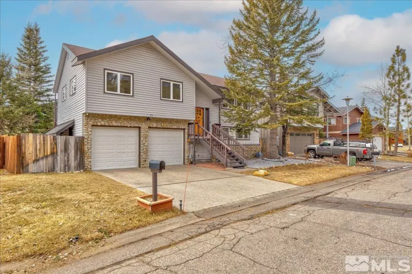 754 Tuolumne, South Lake Tahoe, California 96150, 4 Bedrooms Bedrooms, ,2 BathroomsBathrooms,Residential,Residential,Tuolumne,250001839