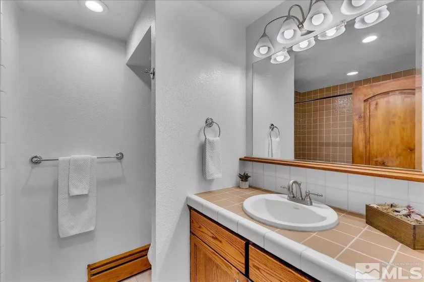 754 Tuolumne, South Lake Tahoe, California 96150, 4 Bedrooms Bedrooms, ,2 BathroomsBathrooms,Residential,Residential,Tuolumne,250001839