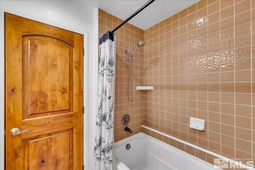 754 Tuolumne, South Lake Tahoe, California 96150, 4 Bedrooms Bedrooms, ,2 BathroomsBathrooms,Residential,Residential,Tuolumne,250001839