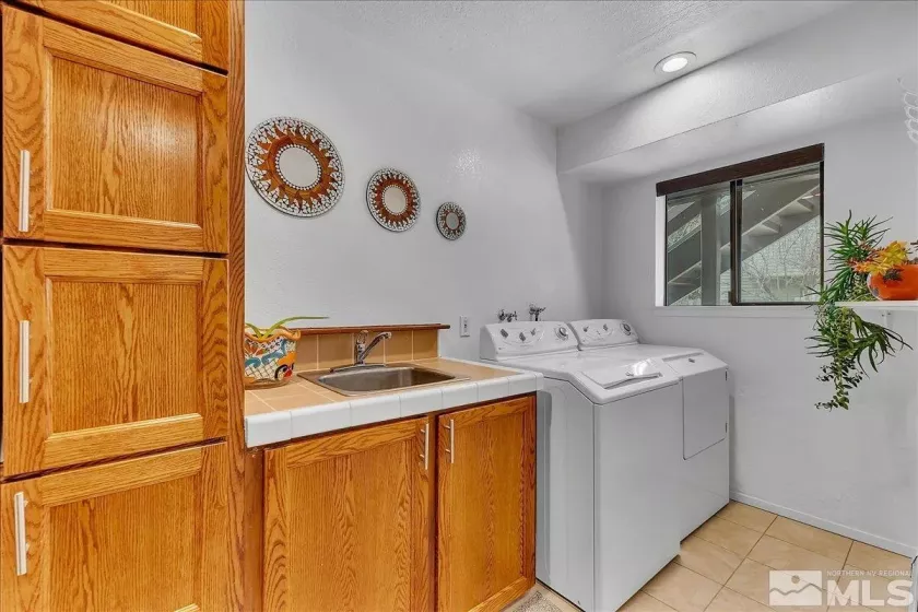 754 Tuolumne, South Lake Tahoe, California 96150, 4 Bedrooms Bedrooms, ,2 BathroomsBathrooms,Residential,Residential,Tuolumne,250001839
