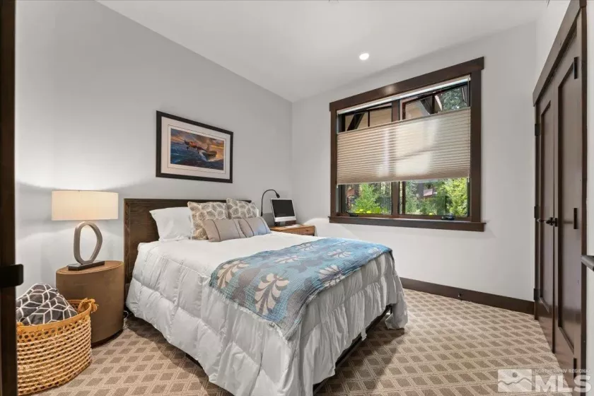 33 Beach Club, Stateline, Nevada 89449, 2 Bedrooms Bedrooms, ,2 BathroomsBathrooms,Residential,Residential,Beach Club,250001717