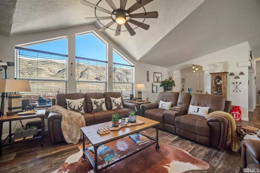 12710 Carson, Lovelock, Nevada 89419, 3 Bedrooms Bedrooms, ,2 BathroomsBathrooms,Residential,Residential,Carson,250000720
