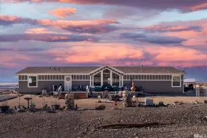 12710 Carson, Lovelock, Nevada 89419, 3 Bedrooms Bedrooms, ,2 BathroomsBathrooms,Residential,Residential,Carson,250000720