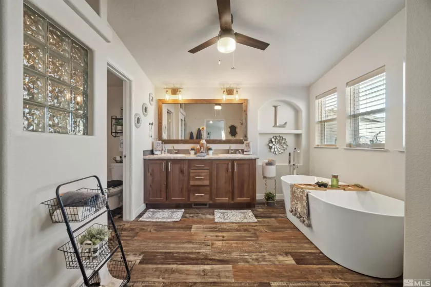 12710 Carson, Lovelock, Nevada 89419, 3 Bedrooms Bedrooms, ,2 BathroomsBathrooms,Residential,Residential,Carson,250000720