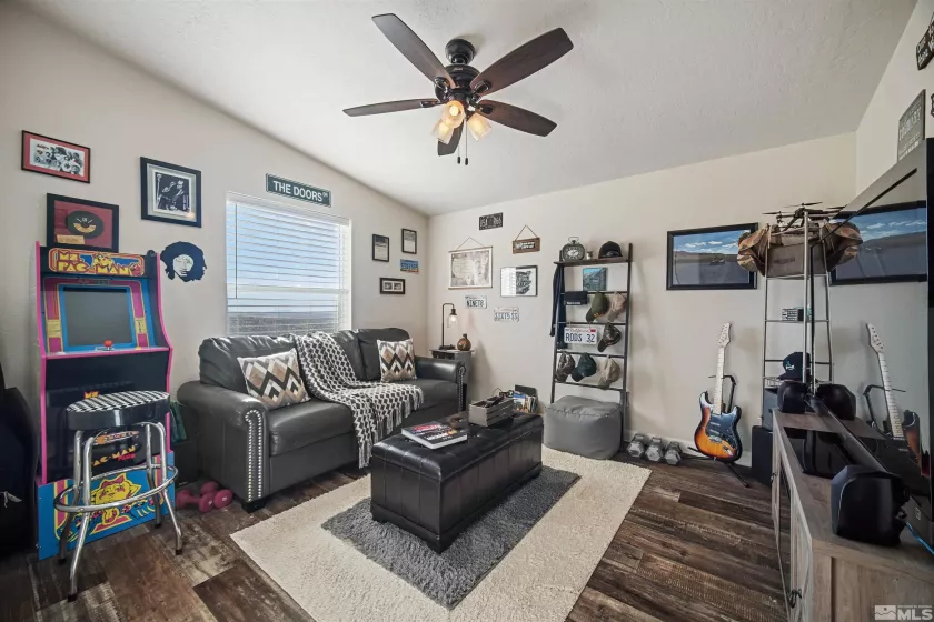 12710 Carson, Lovelock, Nevada 89419, 3 Bedrooms Bedrooms, ,2 BathroomsBathrooms,Residential,Residential,Carson,250000720