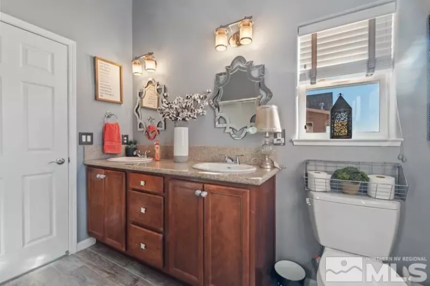 1039 Peach Blossom, Sparks, Nevada 89436, 3 Bedrooms Bedrooms, ,3 BathroomsBathrooms,Residential,Residential,Peach Blossom,250000426