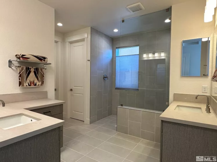 5545 Western Rider, Reno, Nevada 89511, 3 Bedrooms Bedrooms, ,4 BathroomsBathrooms,Residential,Residential,Western Rider,250000312