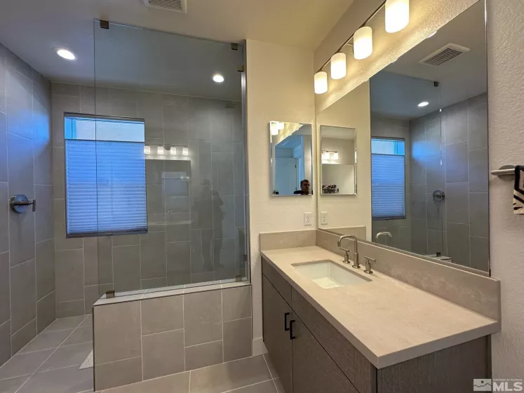 5545 Western Rider, Reno, Nevada 89511, 3 Bedrooms Bedrooms, ,4 BathroomsBathrooms,Residential,Residential,Western Rider,250000312