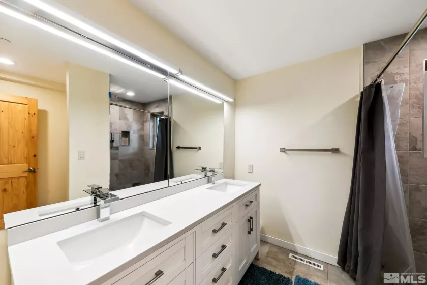 332 Barton, Stateline, Nevada 89449, 6 Bedrooms Bedrooms, ,4 BathroomsBathrooms,Residential,Residential,Barton,250000300