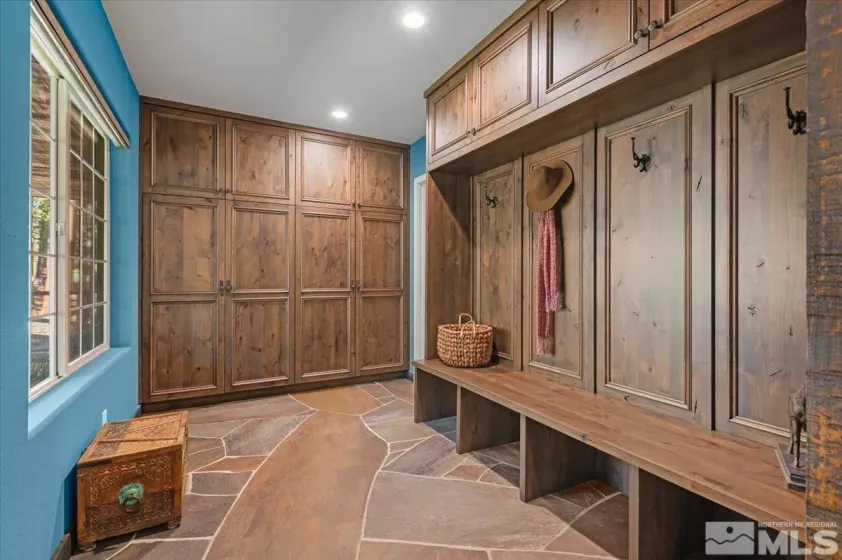 17215 Big Pine, Reno, Nevada 89511, 6 Bedrooms Bedrooms, ,5 BathroomsBathrooms,Residential,Residential,Big Pine,240013624
