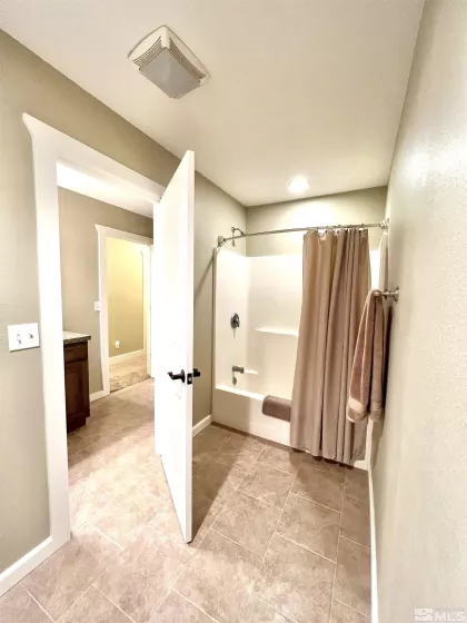 360 Jillian, Battle Mountain, Nevada 89820, 6 Bedrooms Bedrooms, ,6 BathroomsBathrooms,Residential,Residential,Jillian,240006352