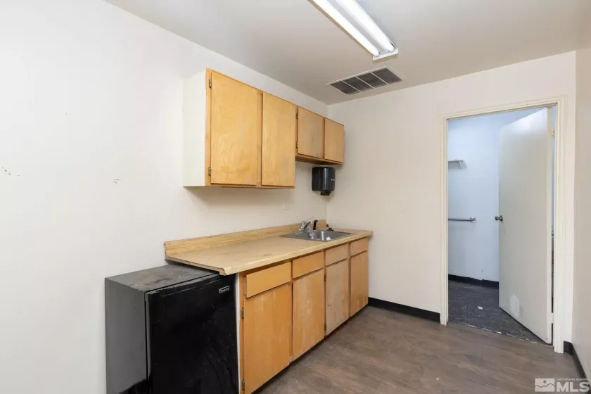 1120 Chestnut, Carlin, Nevada 89822, ,Commercial Sale,Residential,Chestnut,250002611